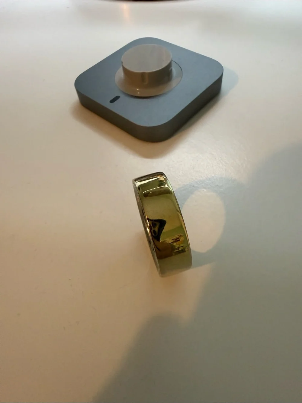 Oura Smart Ring 4 in Gold